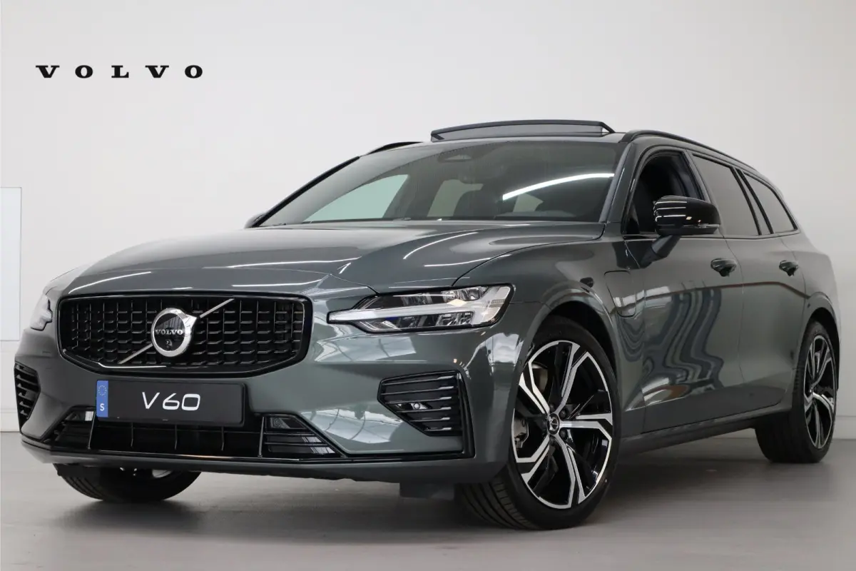 2.0 T6 Plug-in hybrid AWD Plus Dark | Achterbank verwarmd | Apple Carplay/Android Auto|telefoonintegratie premium | Contourstoelen