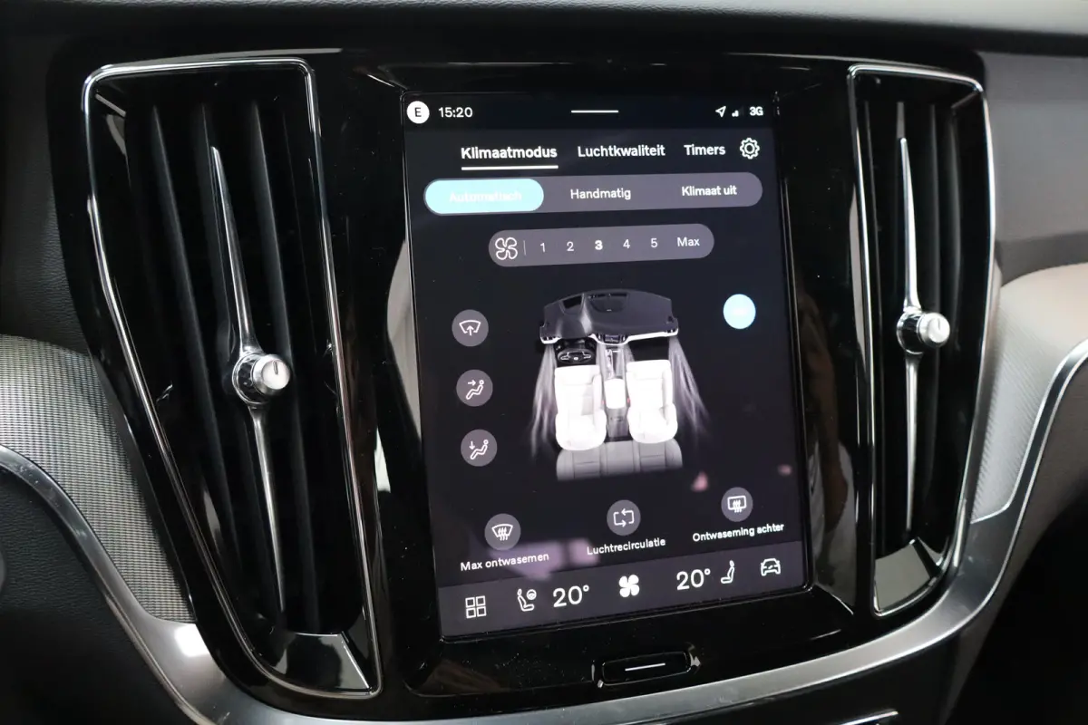 2.0 T6 Plug-in hybrid AWD Plus Dark | Achterbank verwarmd | Apple Carplay/Android Auto|telefoonintegratie premium | Contourstoelen