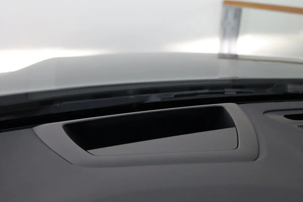 2.0 T6 Plug-in hybrid AWD Plus Dark | Achterbank verwarmd | Apple Carplay/Android Auto|telefoonintegratie premium | Contourstoelen