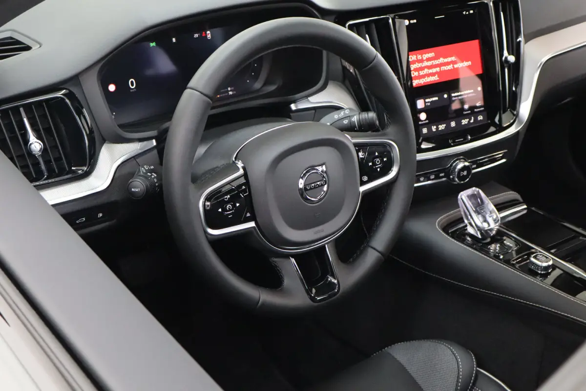 2.0 T6 Plug-in hybrid AWD Plus Dark | Achterbank verwarmd | Apple Carplay/Android Auto|telefoonintegratie premium | Contourstoelen