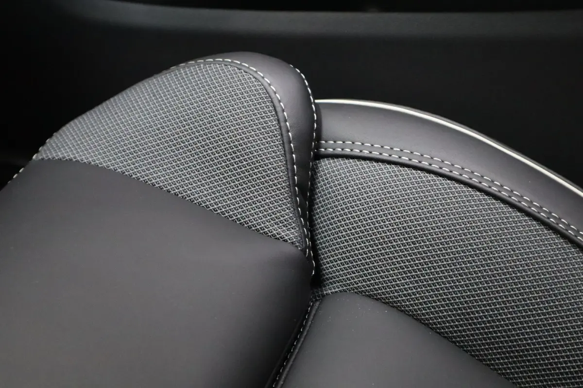 2.0 T6 Plug-in hybrid AWD Plus Dark | Achterbank verwarmd | Apple Carplay/Android Auto|telefoonintegratie premium | Contourstoelen
