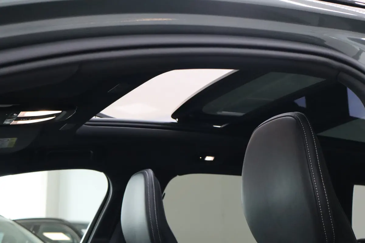 2.0 T6 Plug-in hybrid AWD Plus Dark | Achterbank verwarmd | Apple Carplay/Android Auto|telefoonintegratie premium | Contourstoelen