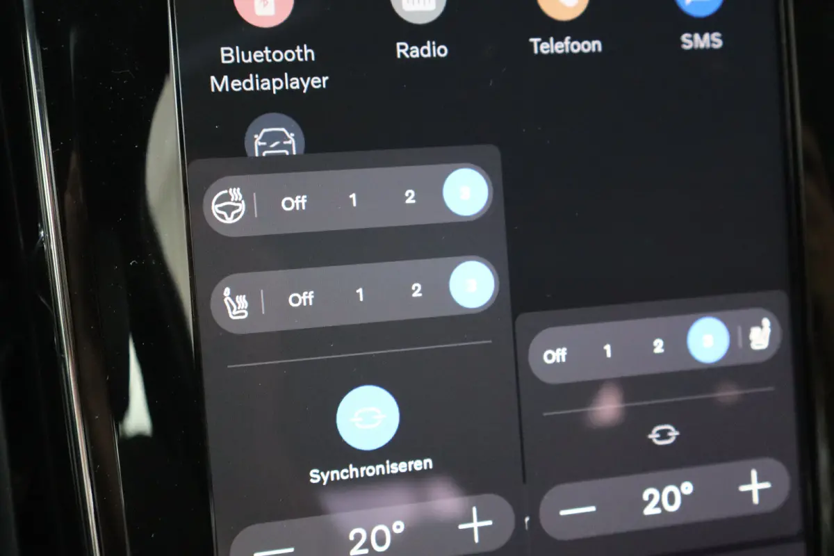 2.0 T6 Plug-in hybrid AWD Plus Dark | Achterbank verwarmd | Apple Carplay/Android Auto|telefoonintegratie premium | Contourstoelen