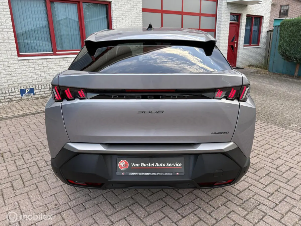 1.2 Hybrid 136 Allure
