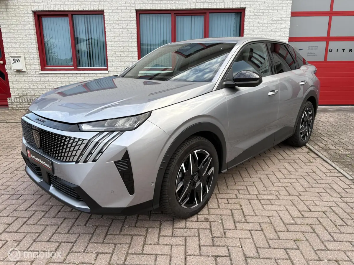 1.2 Hybrid 136 Allure