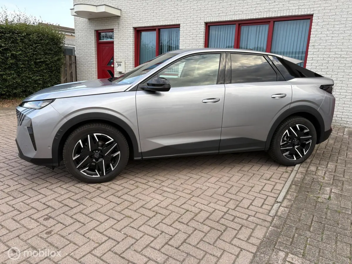 1.2 Hybrid 136 Allure