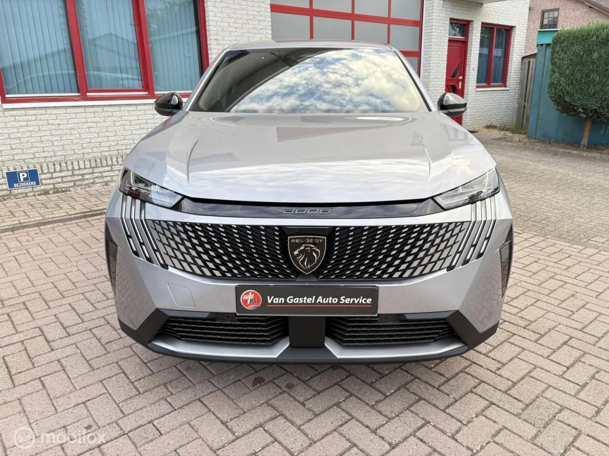 1.2 Hybrid 136 Allure