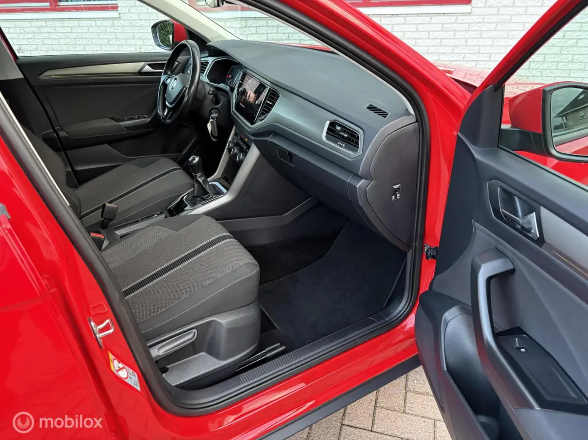 1.5 TSI SPORT / NAVI / CAMERA / PDC