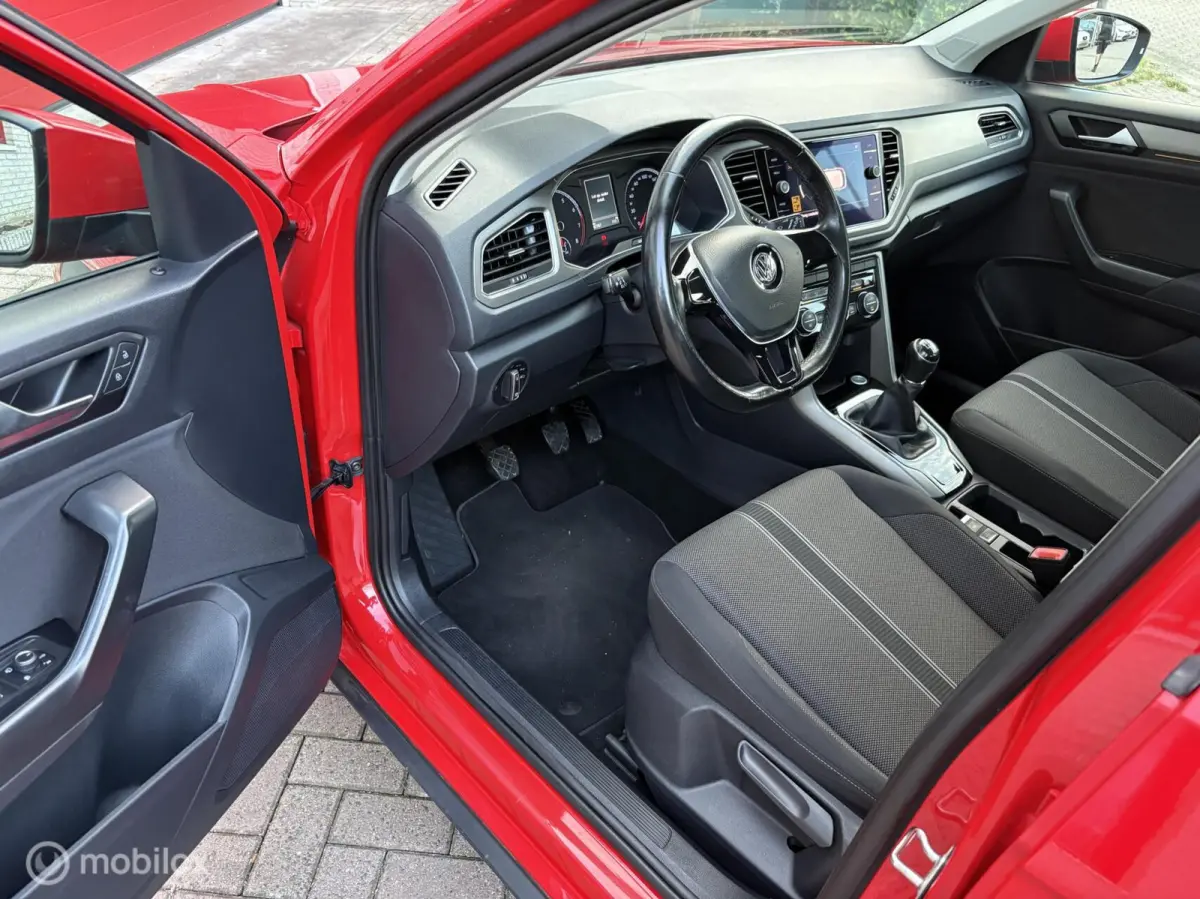 1.5 TSI SPORT / NAVI / CAMERA / PDC