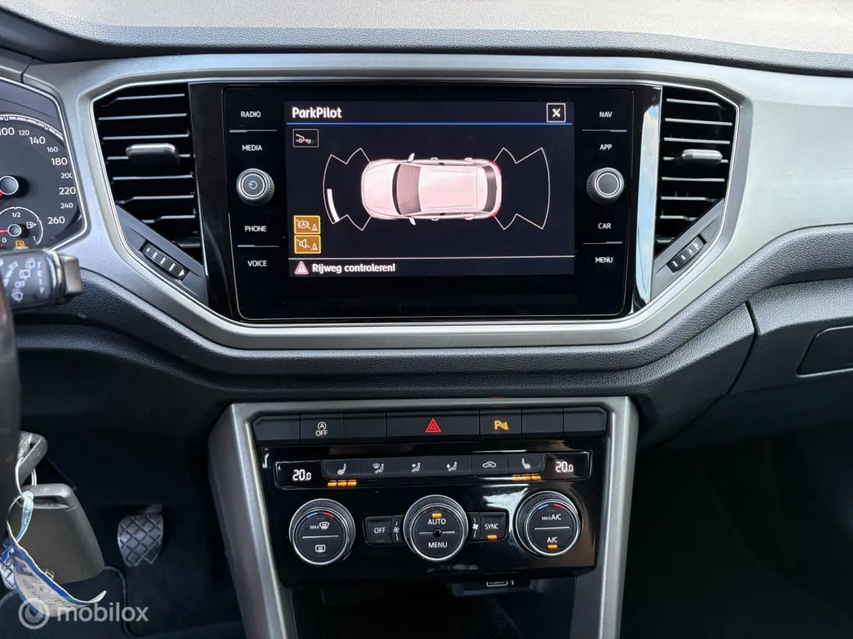1.5 TSI SPORT / NAVI / CAMERA / PDC