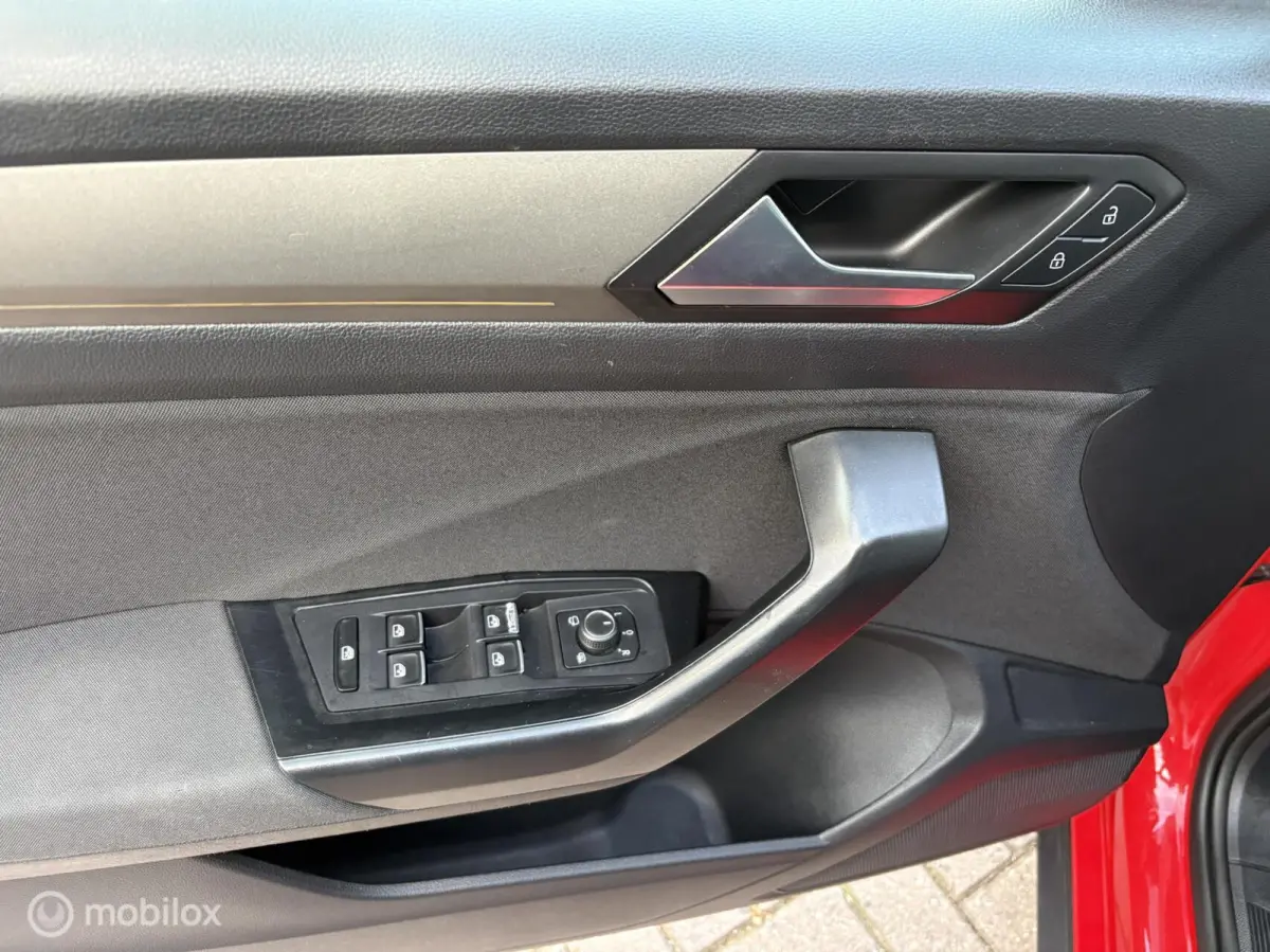 1.5 TSI SPORT / NAVI / CAMERA / PDC