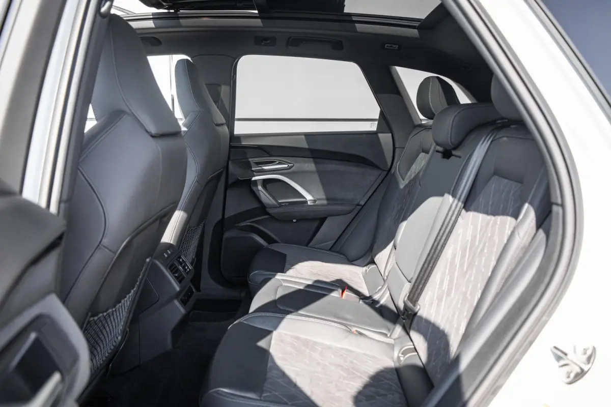 2.0 TFSI e-hybrid quattro S edition | 20" LMV | Panoramadak | Alcantara | 360 Camera | Keyless
