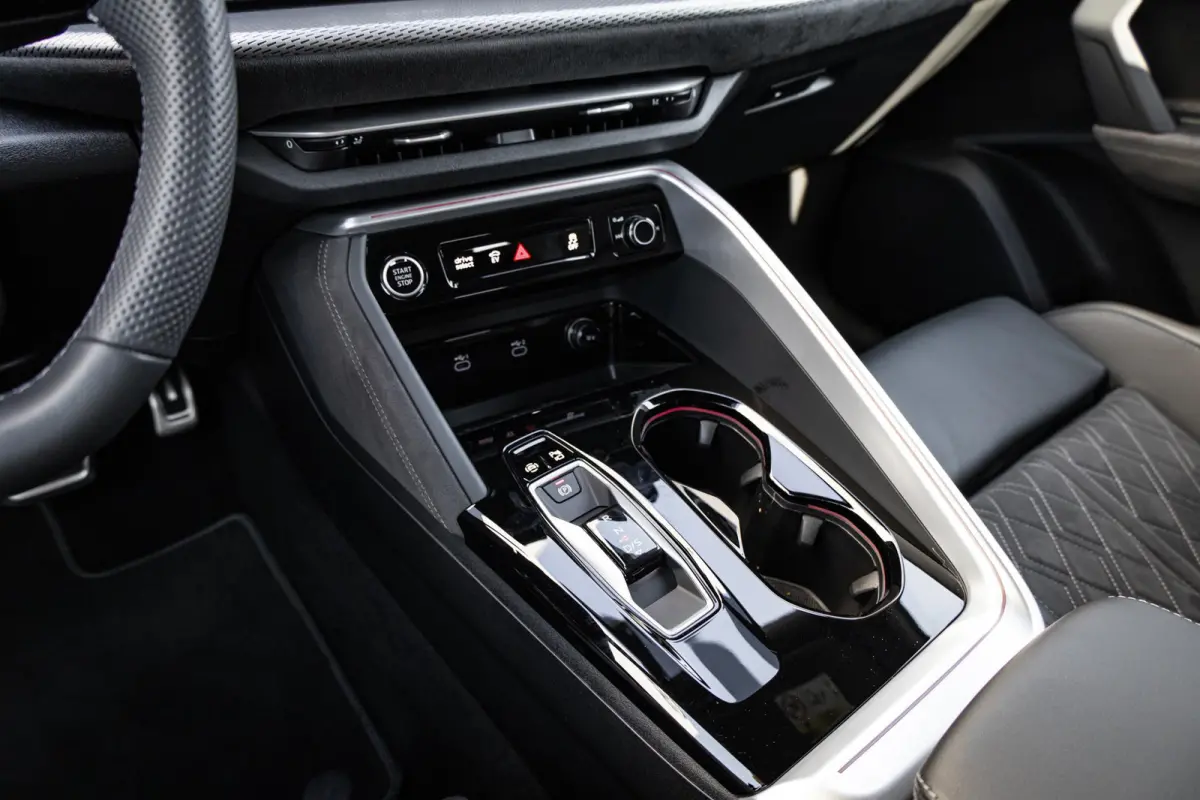 2.0 TFSI e-hybrid quattro S edition | 20" LMV | Panoramadak | Alcantara | 360 Camera | Keyless