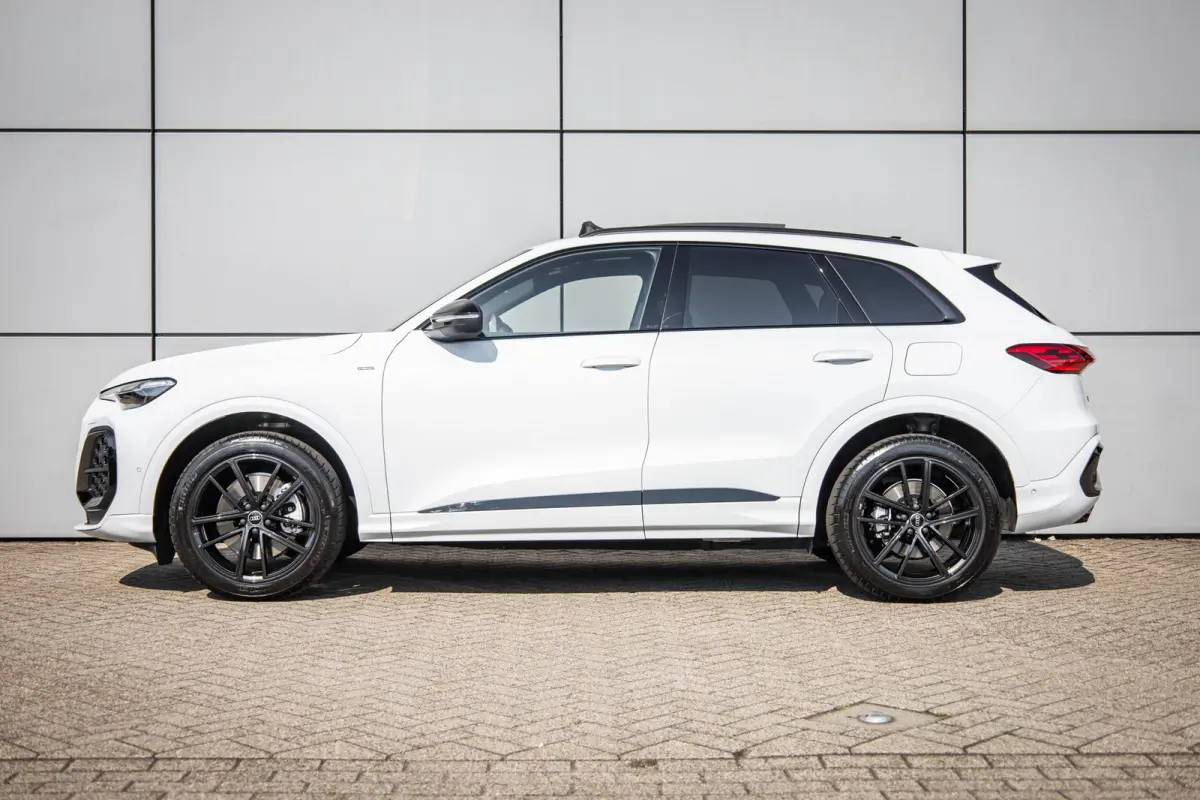 2.0 TFSI e-hybrid quattro S edition | 20" LMV | Panoramadak | Alcantara | 360 Camera | Keyless