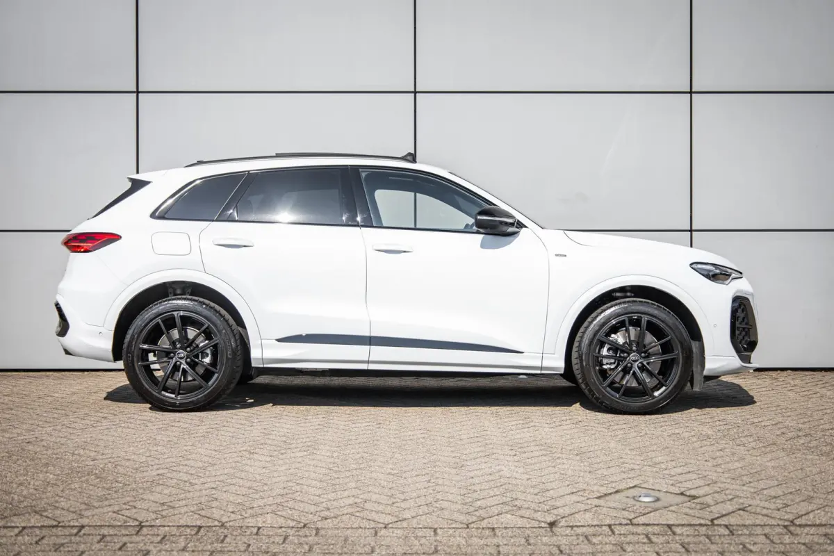 2.0 TFSI e-hybrid quattro S edition | 20" LMV | Panoramadak | Alcantara | 360 Camera | Keyless