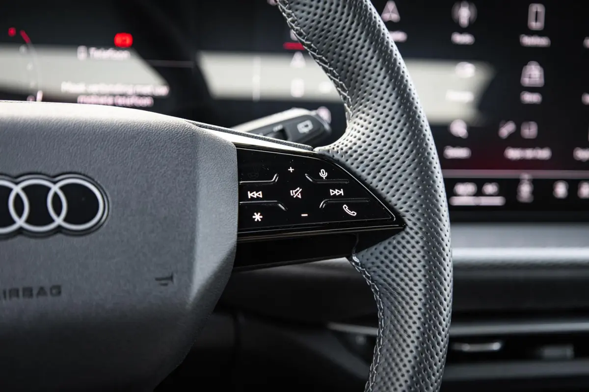 2.0 TFSI e-hybrid quattro S edition | 20" LMV | Panoramadak | Alcantara | 360 Camera | Keyless
