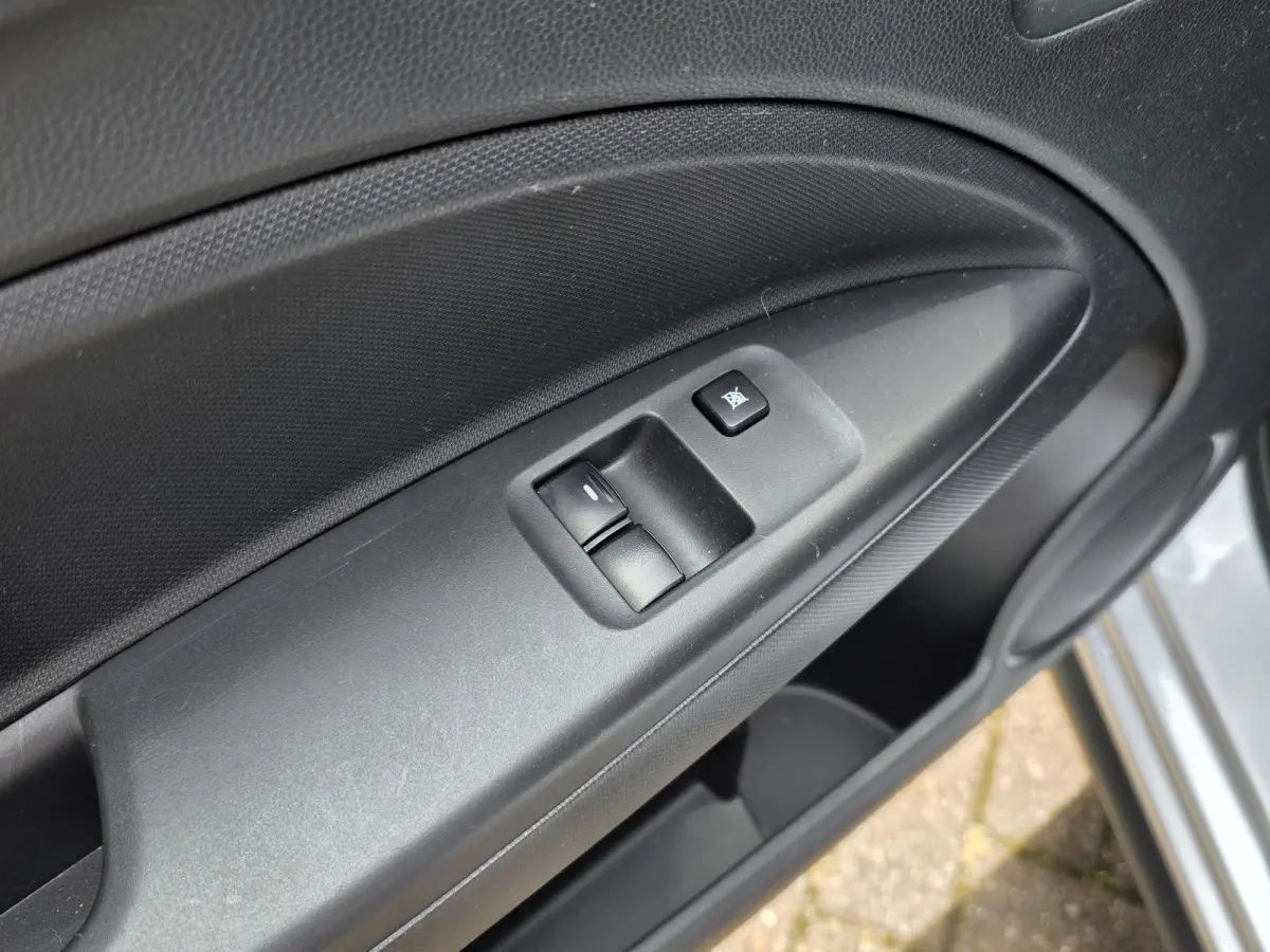 1.2 Connect | Airconditioning |Elektrisch bedienbare ramen
