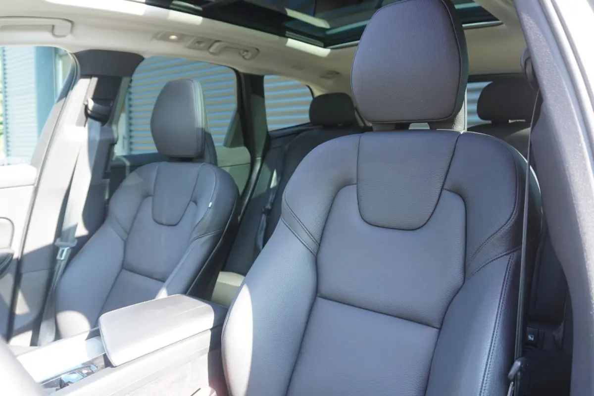 2.0 T6 Plug-in hybrid AWD Essential Edition Bright | Adaptive cruise | 21 inch | Android auto / Apple Carplay