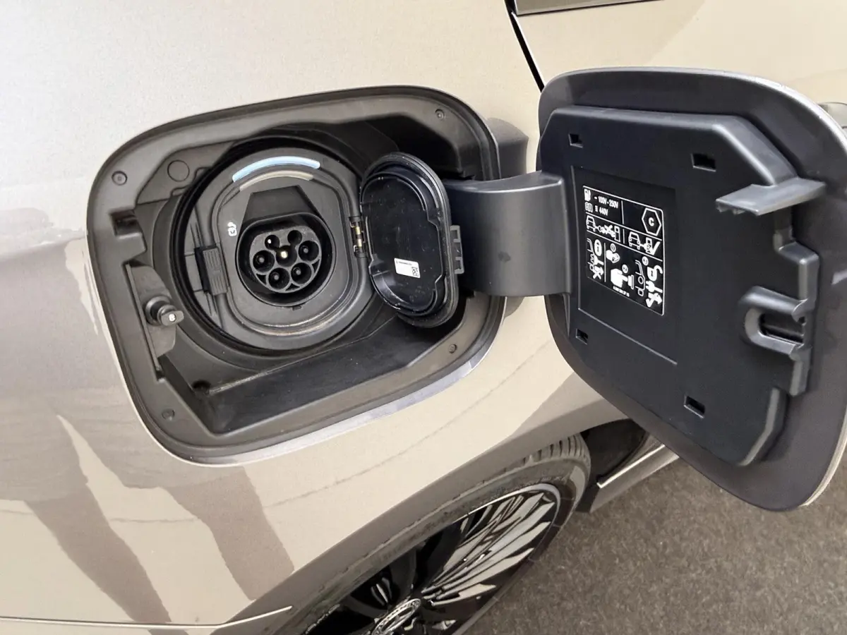 250 e Business Solution AMG / 360Graden-Camera / Memory-Stoelen / Panaromadak / Multispaaks /