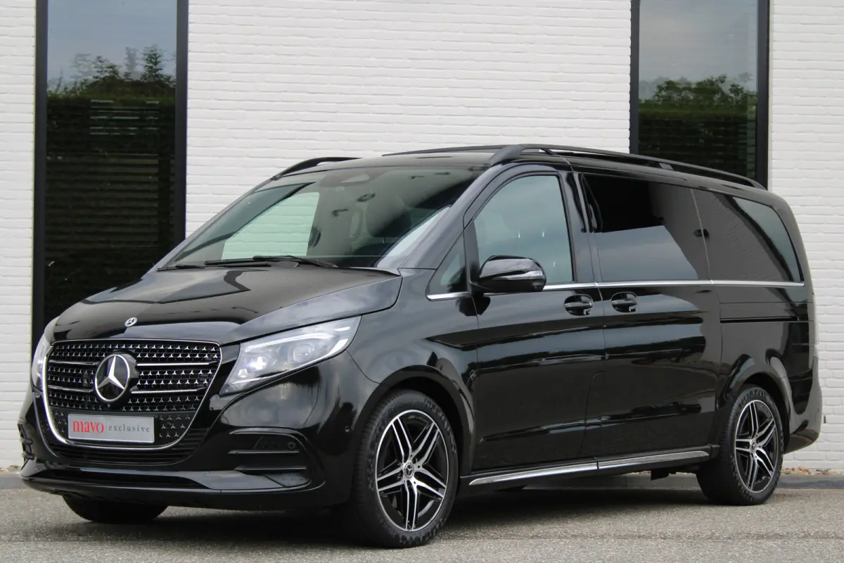300d / AMG / DC / Luchtvering / Pano / Elec Stoelen / Burmester / Vol Opties / NIEUWSTAAT.