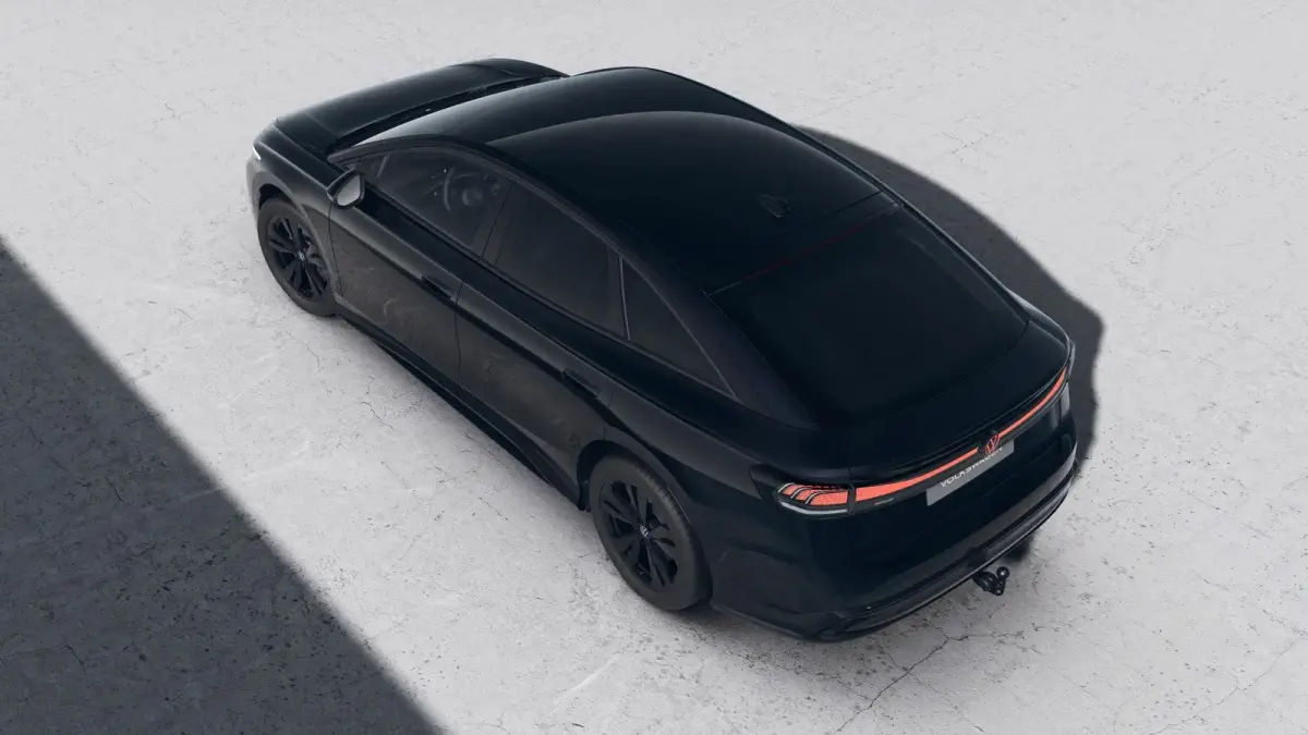 286pk Limited Edition Plus 77 kWh | Trekhaak Wegklapbaar | Black Style Pakket