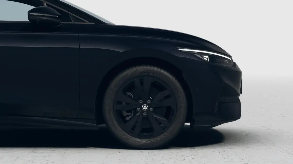 286pk Limited Edition Plus 77 kWh | Trekhaak Wegklapbaar | Black Style Pakket