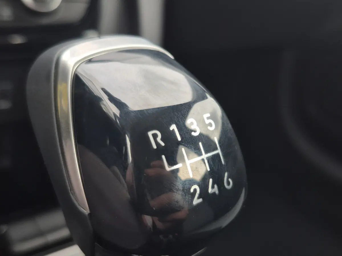 Edition | Dode hoek waarschuwing | Draadloze Apple Carplay en Android Auto | LED koplampen met LED dagrijverlichting