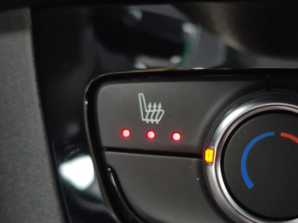 Edition | Dode hoek waarschuwing | Draadloze Apple Carplay en Android Auto | LED koplampen met LED dagrijverlichting