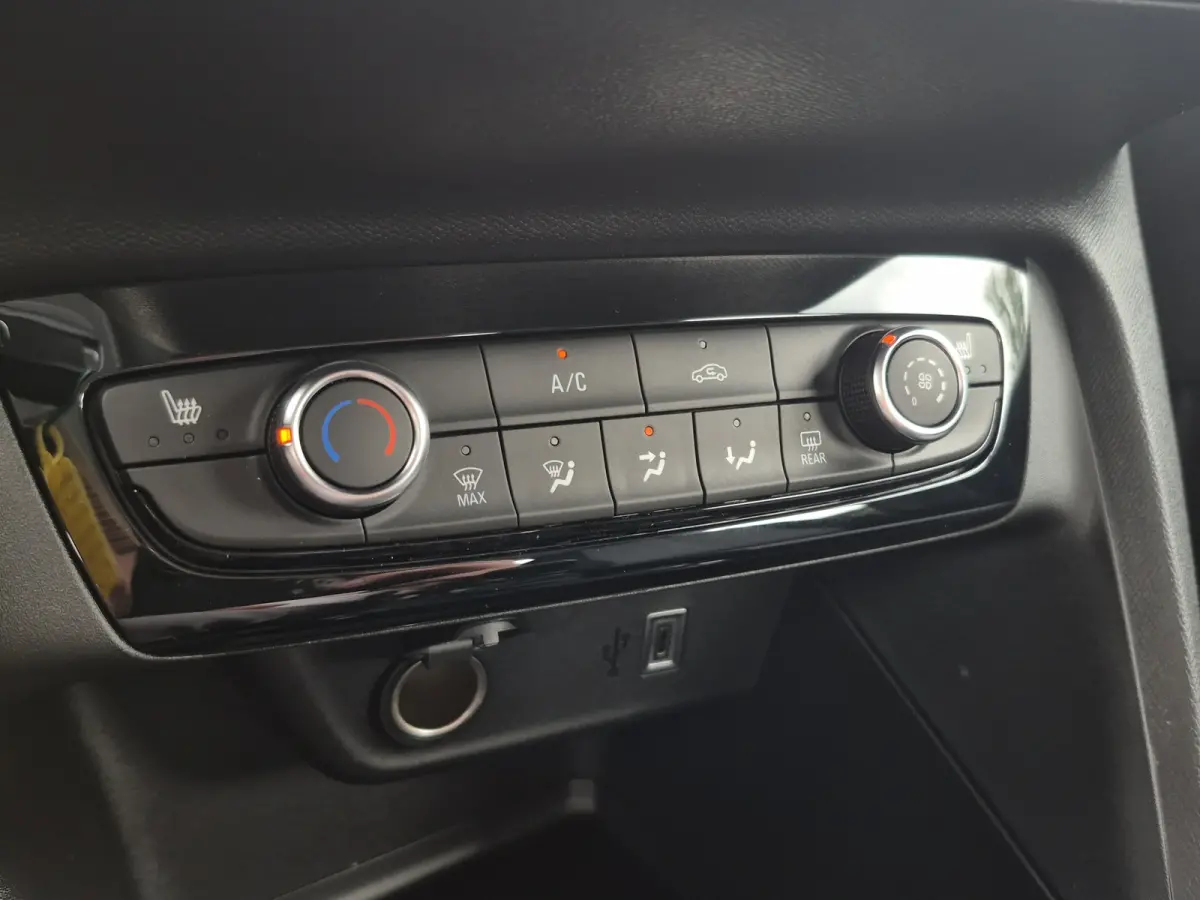 Edition | Dode hoek waarschuwing | Draadloze Apple Carplay en Android Auto | LED koplampen met LED dagrijverlichting