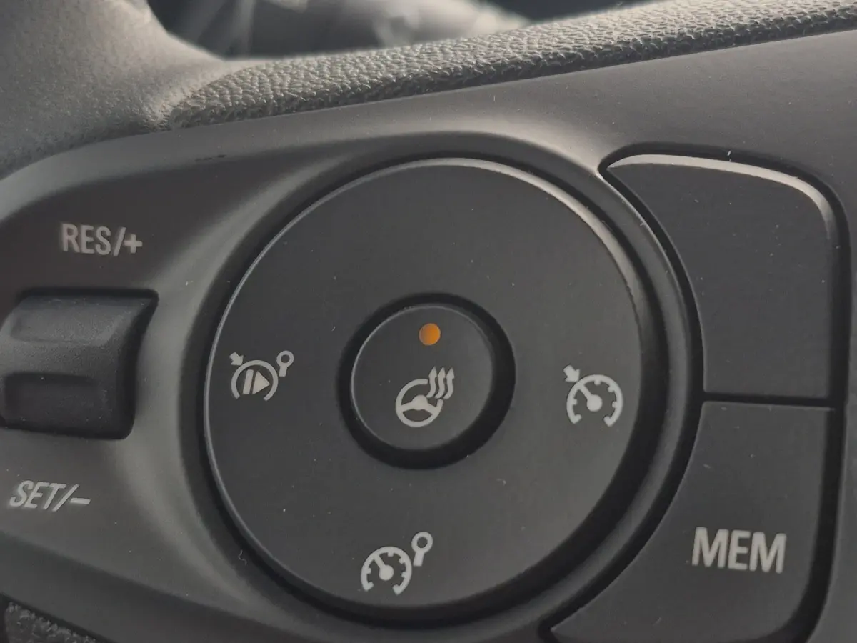 Edition | Dode hoek waarschuwing | Draadloze Apple Carplay en Android Auto | LED koplampen met LED dagrijverlichting