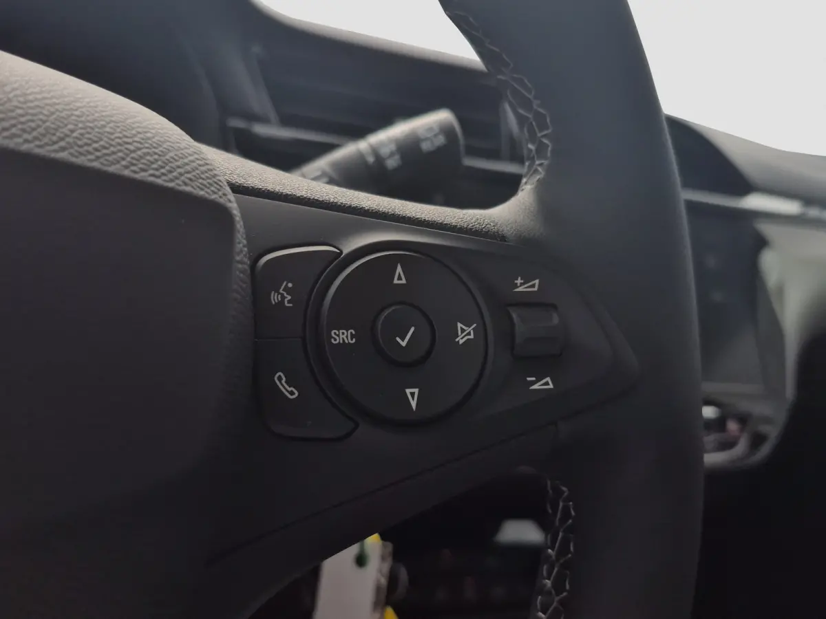 Edition | Dode hoek waarschuwing | Draadloze Apple Carplay en Android Auto | LED koplampen met LED dagrijverlichting