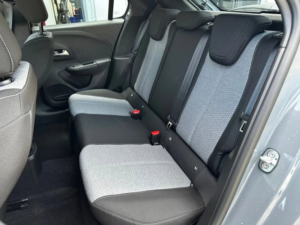 1.2 Turbo 100 PK Edition | STOEL EN STUURVERWARMING| DODEHOEK DETECTIE| CAMERA + PARKEERSENSOREN| LED KOPLAMPEN| GROOT MULTIMEDIA SCHERM| APPLE CARPLAY/ANDROID AUTO| DAB|