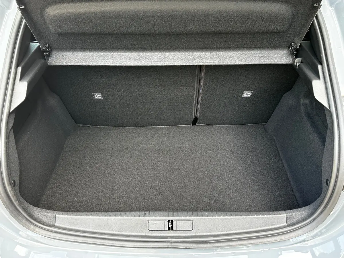 1.2 Turbo 100 PK Edition | STOEL EN STUURVERWARMING| DODEHOEK DETECTIE| CAMERA + PARKEERSENSOREN| LED KOPLAMPEN| GROOT MULTIMEDIA SCHERM| APPLE CARPLAY/ANDROID AUTO| DAB|