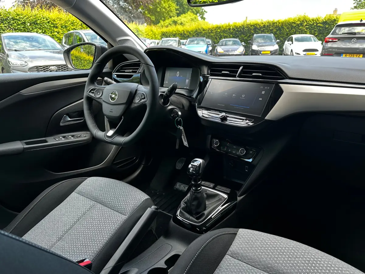 1.2 Turbo 100 PK Edition | STOEL EN STUURVERWARMING| DODEHOEK DETECTIE| CAMERA + PARKEERSENSOREN| LED KOPLAMPEN| GROOT MULTIMEDIA SCHERM| APPLE CARPLAY/ANDROID AUTO| DAB|