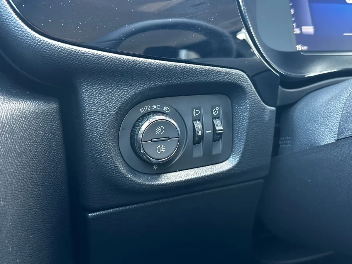 1.2 Turbo 100 PK Edition | STOEL EN STUURVERWARMING| DODEHOEK DETECTIE| CAMERA + PARKEERSENSOREN| LED KOPLAMPEN| GROOT MULTIMEDIA SCHERM| APPLE CARPLAY/ANDROID AUTO| DAB|