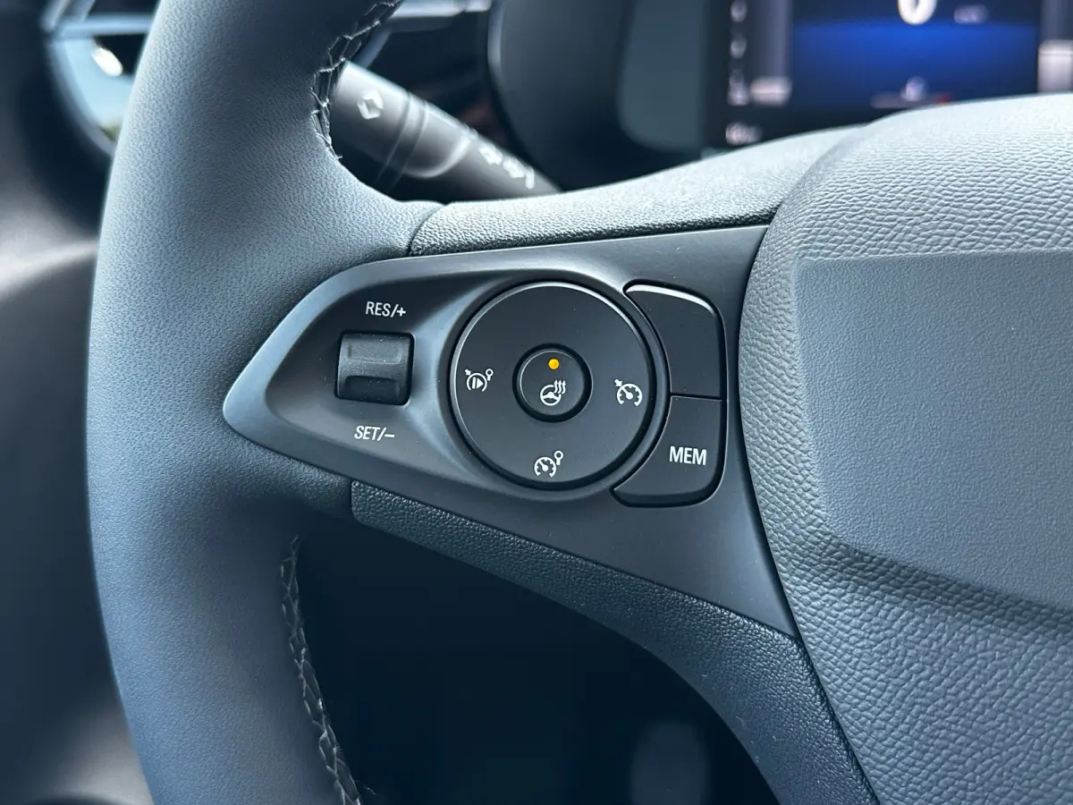1.2 Turbo 100 PK Edition | STOEL EN STUURVERWARMING| DODEHOEK DETECTIE| CAMERA + PARKEERSENSOREN| LED KOPLAMPEN| GROOT MULTIMEDIA SCHERM| APPLE CARPLAY/ANDROID AUTO| DAB|