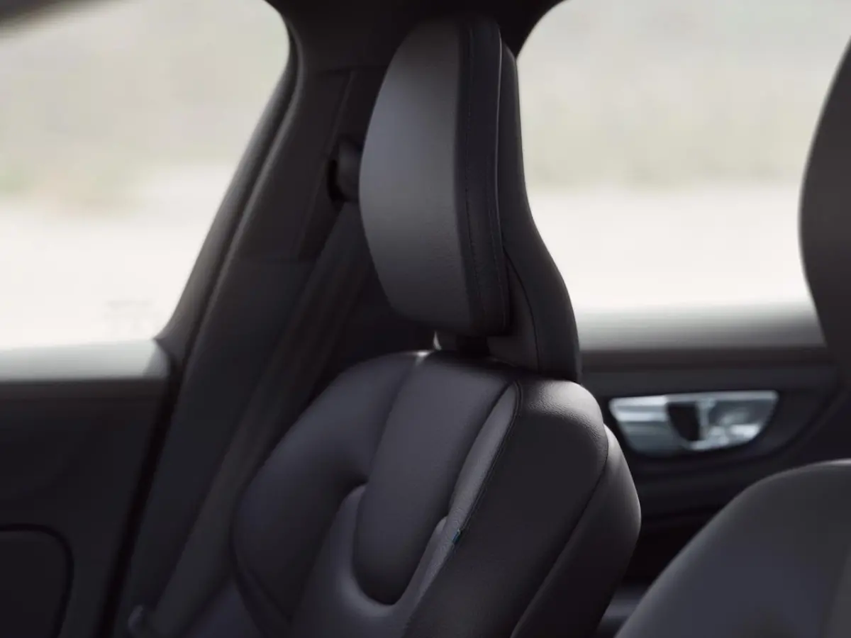 2.0 T6 Plug-in hybrid AWD Plus Dark | Achterbank verwarmd | Achteruitrijcamera | Apple Carplay/Android Auto|telefoonintegratie premium