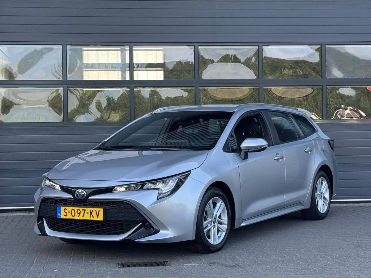 Toyota Corolla Touring Sports 2023 Hybride Automatisch leasen