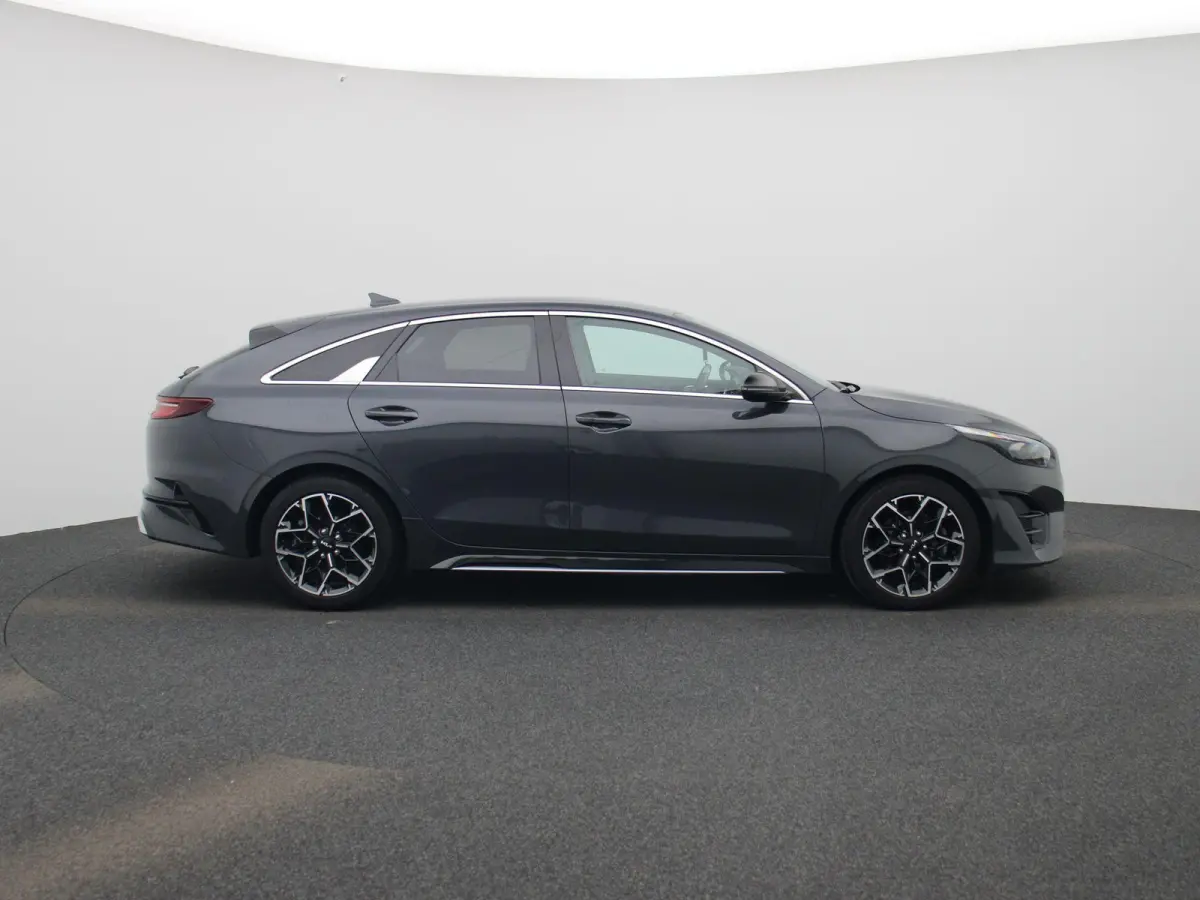 1.5 T-GDi GT-Line | CAMERA | STOEL-STUUR VERWARMING | CLIMATE CONTROL | ELEK.KOFFERBAK | LMV | DIGITAAL DASHBOARD | KEYLESS | HALF-LEDER | LED |