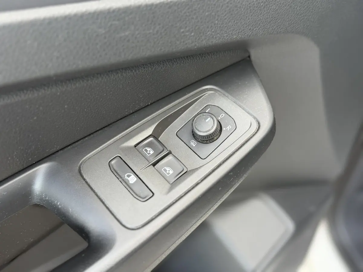 2.0 TDI Economy Business AIRCO / CRUISE CONTROLE / N.A.P / TREKHAAK / EURO 6