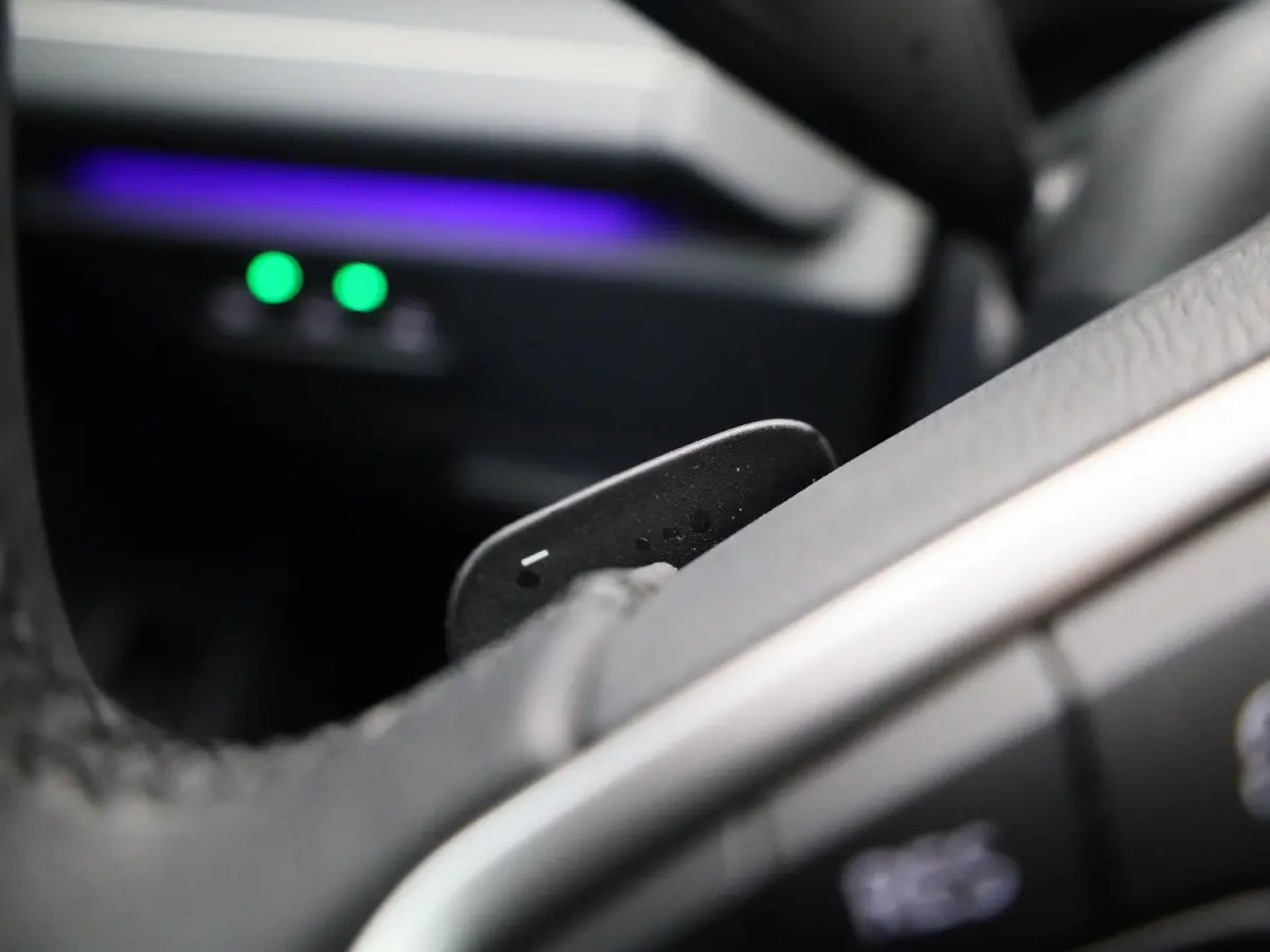 1.5 eHybrid Elegance 272 PK| Trekhaak | LED Matrix | 360 Camera | Stoelverwarming Voor & Achter | Verwarmbare Voorruit | Achterklep Elektrisch