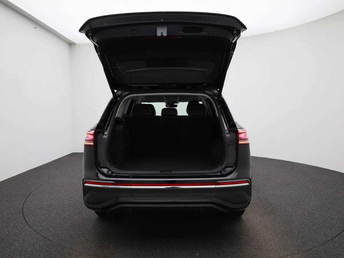 1.5 eHybrid Elegance 272 PK| Trekhaak | LED Matrix | 360 Camera | Stoelverwarming Voor & Achter | Verwarmbare Voorruit | Achterklep Elektrisch