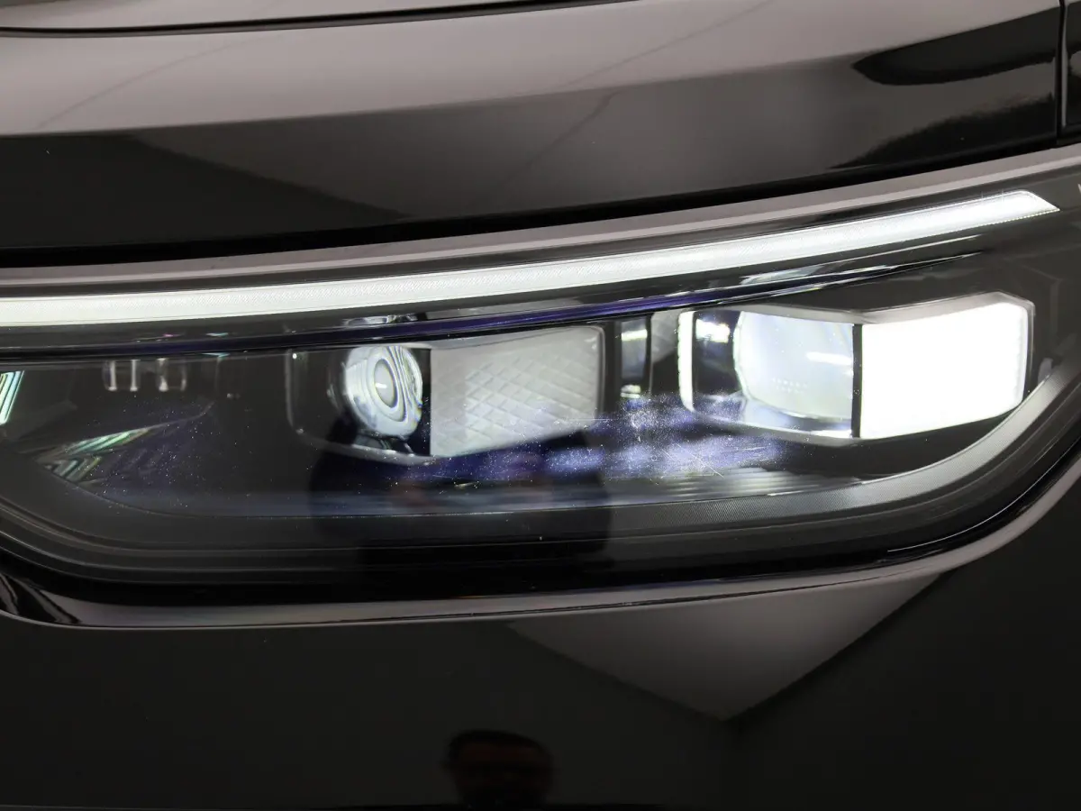 1.5 eHybrid Elegance 272 PK| Trekhaak | LED Matrix | 360 Camera | Stoelverwarming Voor & Achter | Verwarmbare Voorruit | Achterklep Elektrisch