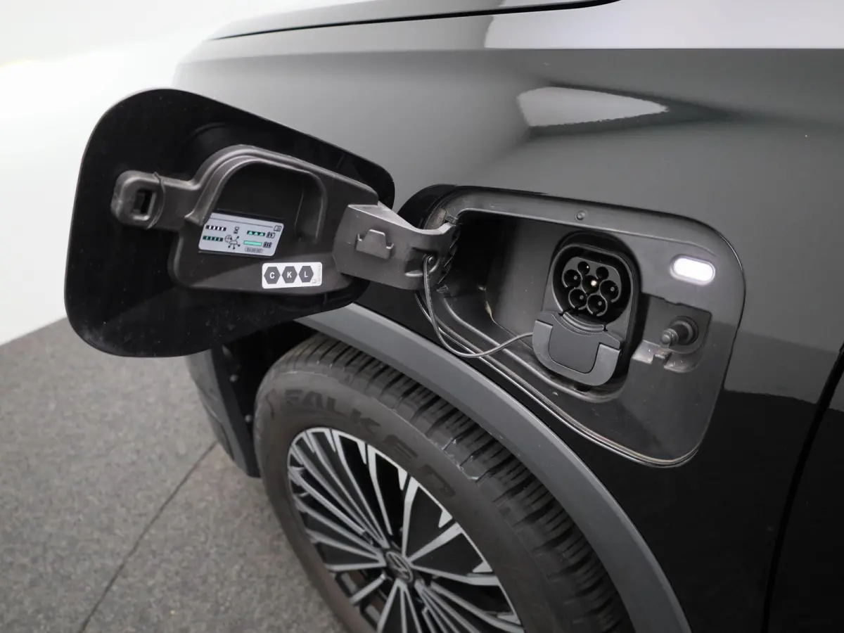1.5 eHybrid Elegance 272 PK| Trekhaak | LED Matrix | 360 Camera | Stoelverwarming Voor & Achter | Verwarmbare Voorruit | Achterklep Elektrisch