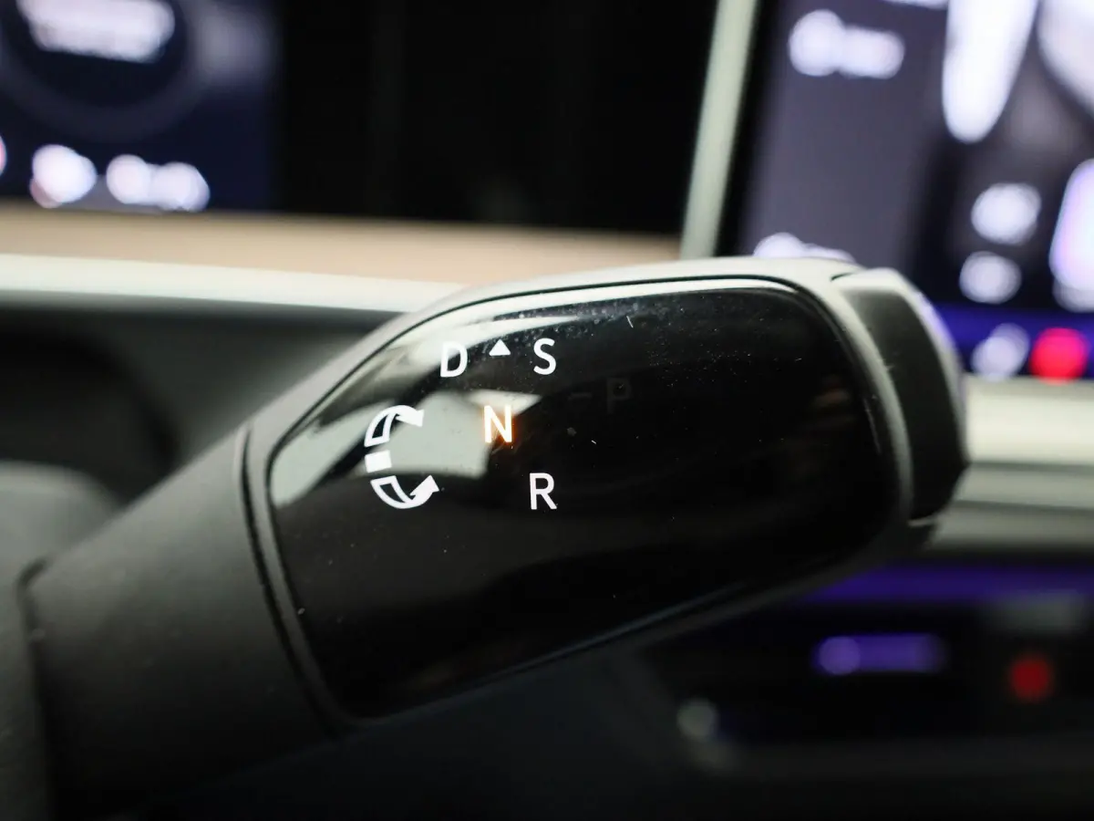 1.5 eHybrid Elegance 272 PK| Trekhaak | LED Matrix | 360 Camera | Stoelverwarming Voor & Achter | Verwarmbare Voorruit | Achterklep Elektrisch
