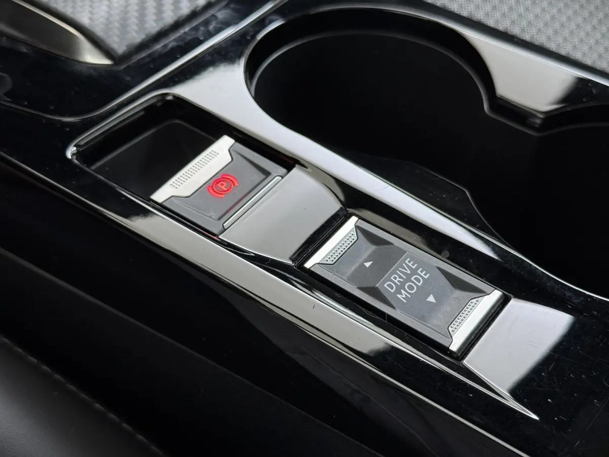 GT 50 kWh 136pk | Navigatie | Panorama dak | Stoelverwarming | Camera achter | 17 inch lichtmetalen velgen | Cruise control | Apple Carplay en Android auto