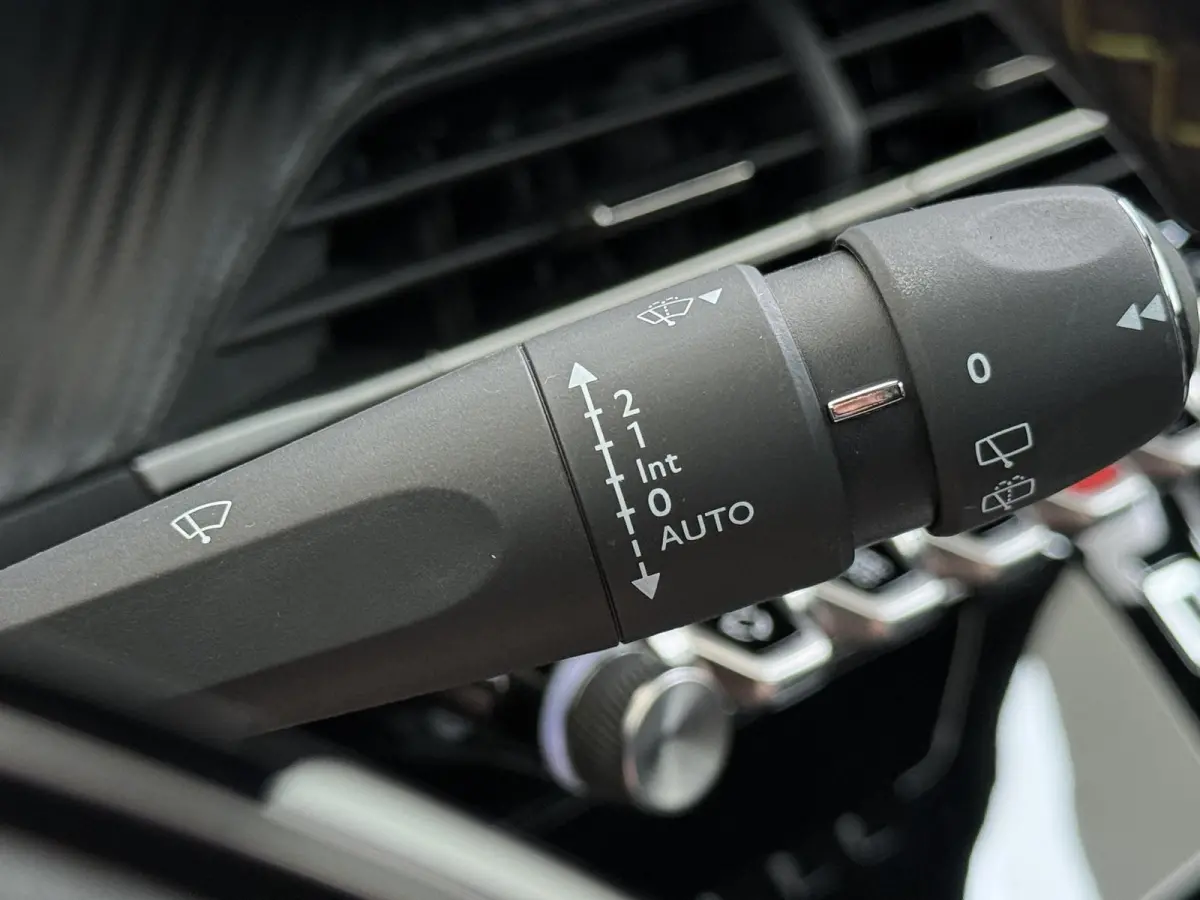 GT 50 kWh 136pk | Navigatie | Panorama dak | Stoelverwarming | Camera achter | 17 inch lichtmetalen velgen | Cruise control | Apple Carplay en Android auto