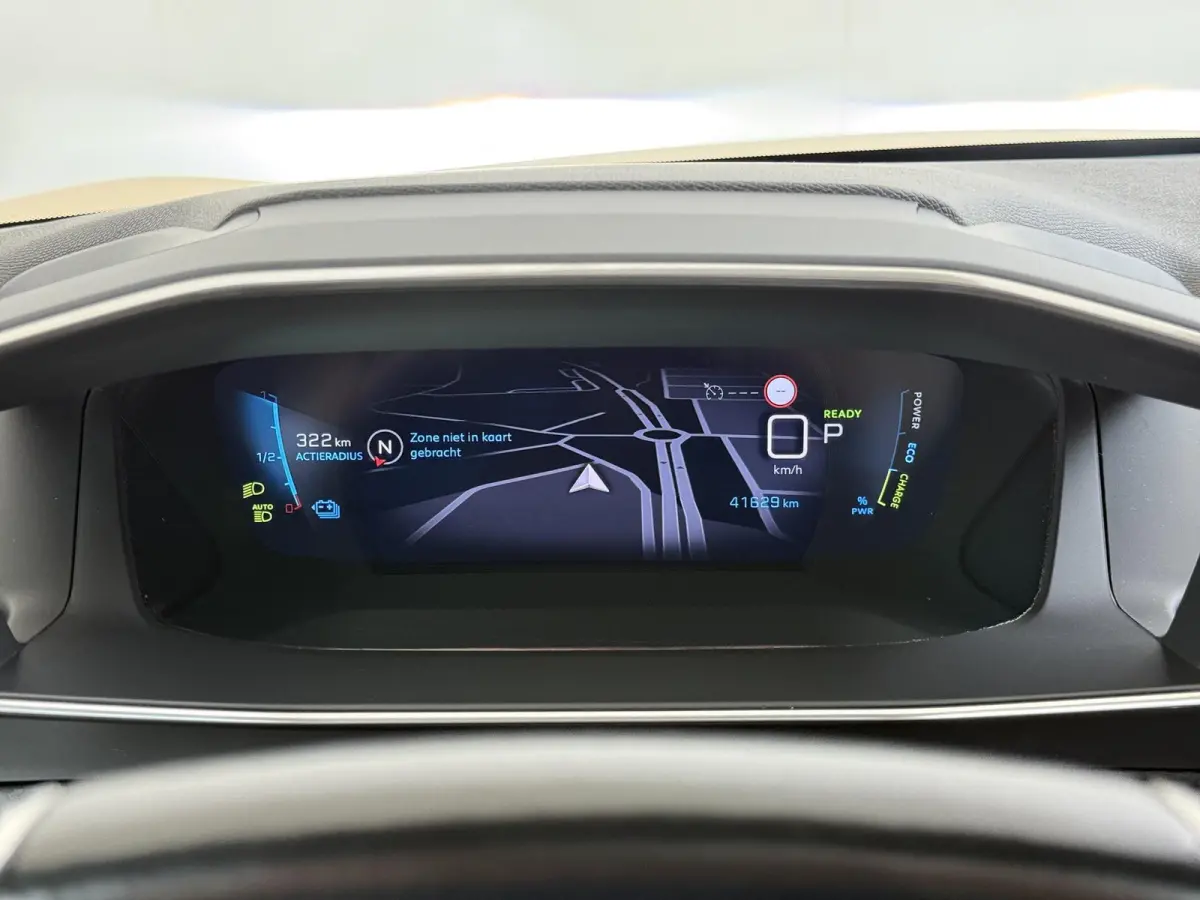 GT 50 kWh 136pk | Navigatie | Panorama dak | Stoelverwarming | Camera achter | 17 inch lichtmetalen velgen | Cruise control | Apple Carplay en Android auto