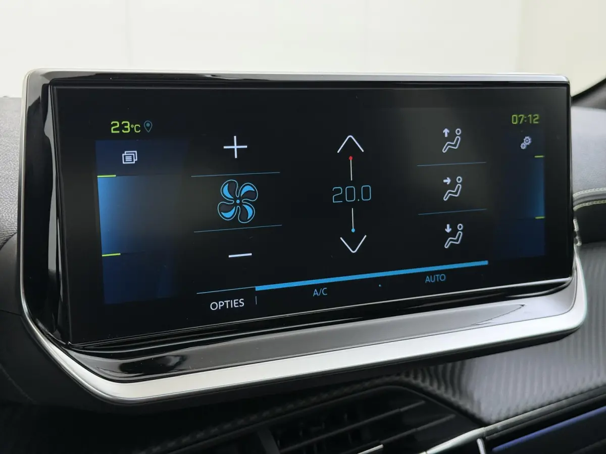 GT 50 kWh 136pk | Navigatie | Panorama dak | Stoelverwarming | Camera achter | 17 inch lichtmetalen velgen | Cruise control | Apple Carplay en Android auto