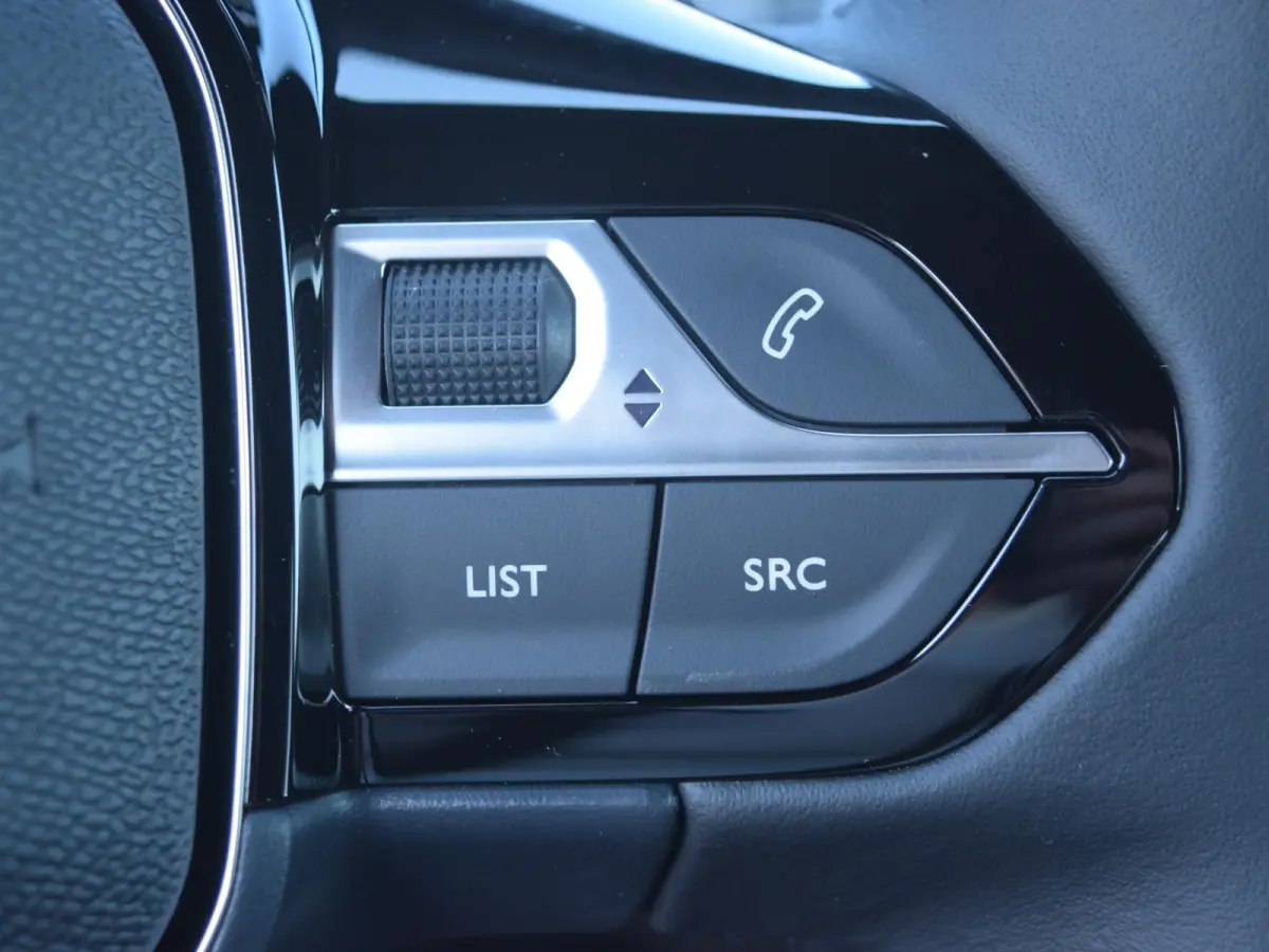 1.2 Hybrid 145 Allure l Adaptief cruise control l Navigatie l 360 camera